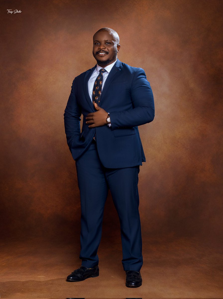 dMichael_Cobar's tweet image. Been a while, so I decided to do a thing recently.

My name is Mmenyene Udoh and I am a very proud Mechanic 😌😎.

PS: Calm down, it&apos;s not my birthday yet.

#iSmile 🙃
#ItCanOnlyGetBetter 💯✨️