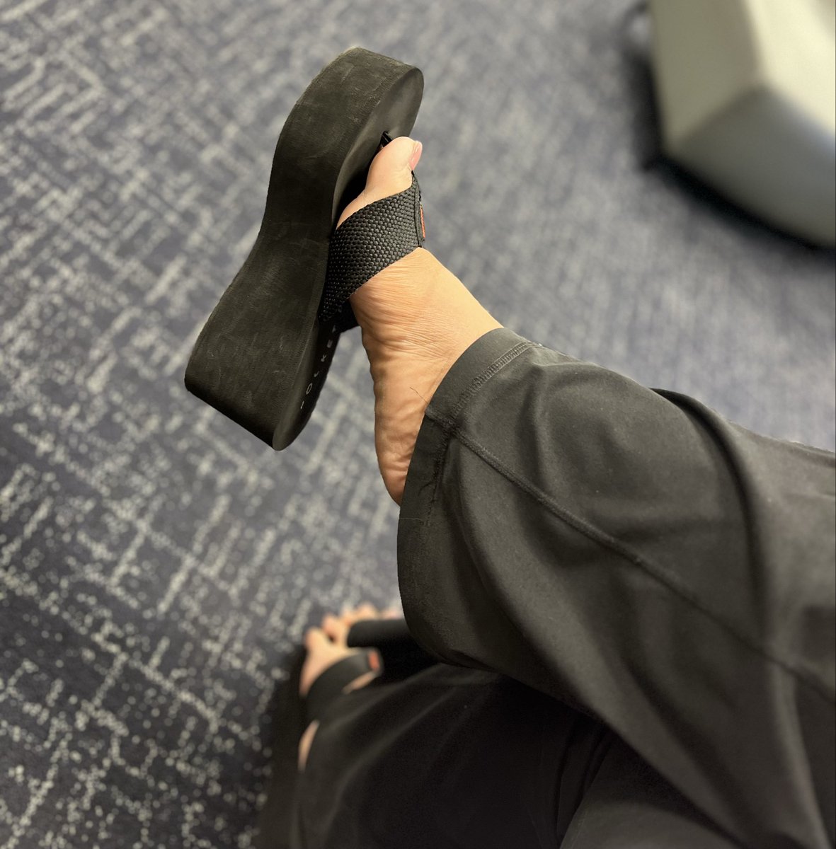 Toesandsoxxks's tweet image. It’s finally Friday!!