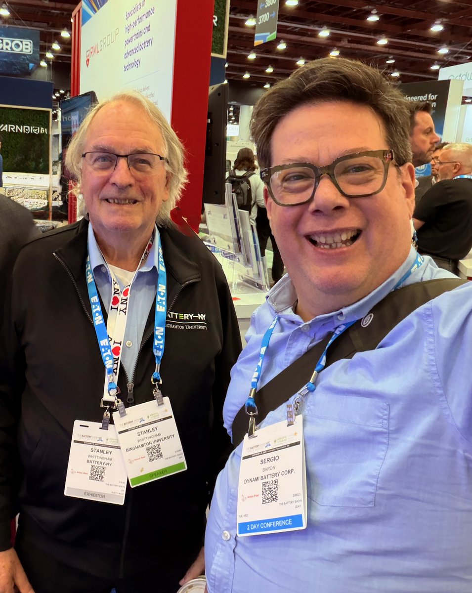 DynamiBattery's tweet photo. @thebatteryshow  it's a wrap! Thanks @BobGalyen  for the conversation, thank you professor #stanleywhittingham for chatting about our project of replacing harmful solvents for green ones. Thanks @VoltaFoundation  for the visit to Battery Lab of Univ. of Michigan #morepower https://t.co/dAfvPsHQ8h