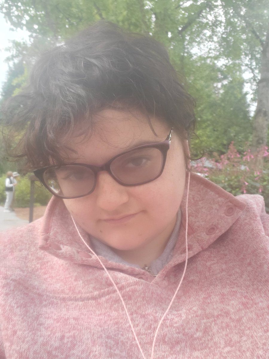 LeighWinters13's tweet photo. Back to the short hair https://t.co/gVhjHb5yEc