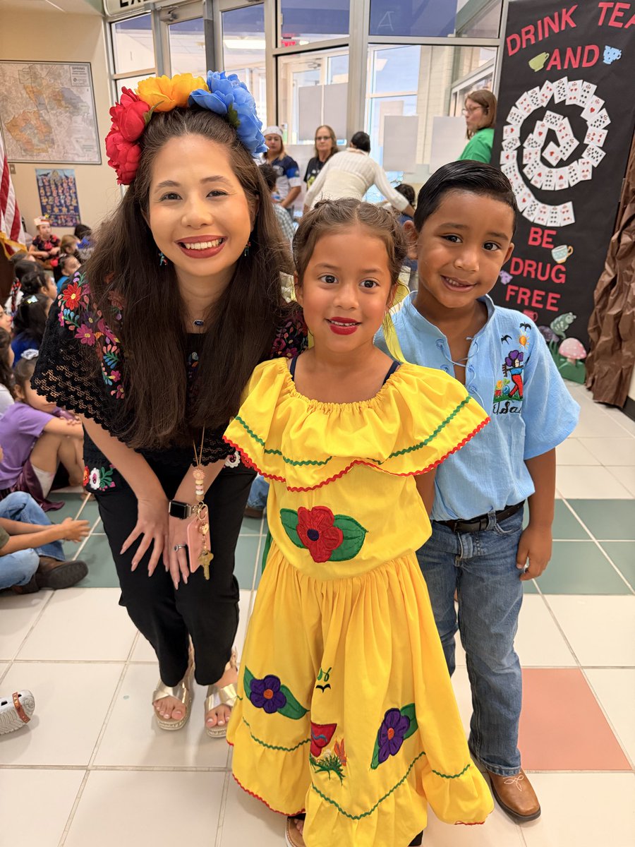 AEScounselor's tweet image. Our gators are ready for the @AndersonGators Hispanic Heritage Parade! #diversity #culture #tradition @SpringISD @HAYLEYCULBERTS1