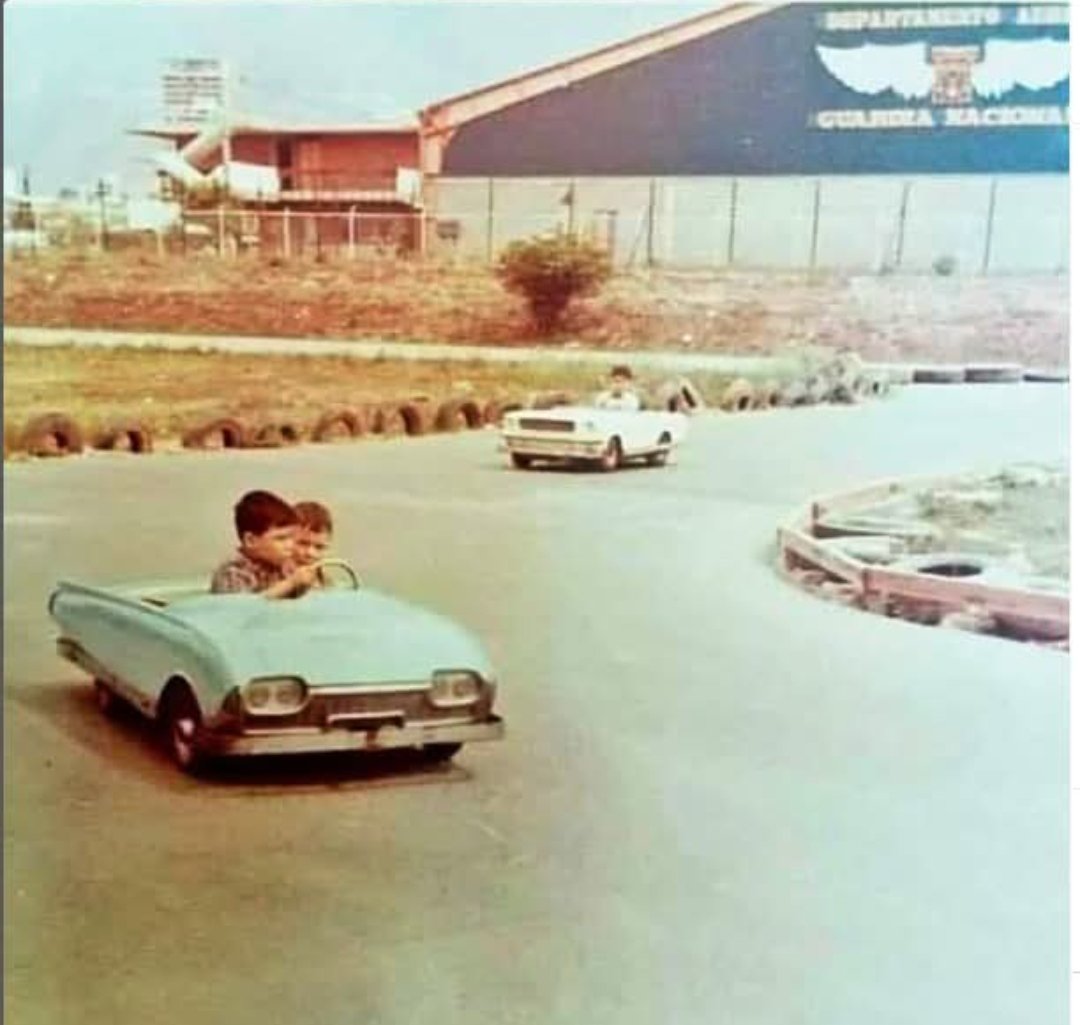 📍 ¿Te ubicas?

🚗 Hoy allí circula otro tipo de automóvil 

#Caracas 
#retro 
#History 
#vene