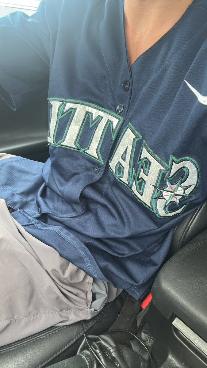 FritterTalk's tweet photo. @BankofAmerica your front desk worker in La Jolla, CA just yelled Go Ms (wearing my JP Crawford jersey) from across the room. I’m one #ProudCustomer today before Game 5. #WhereIRoot !!! https://t.co/SbLFHSTT7v