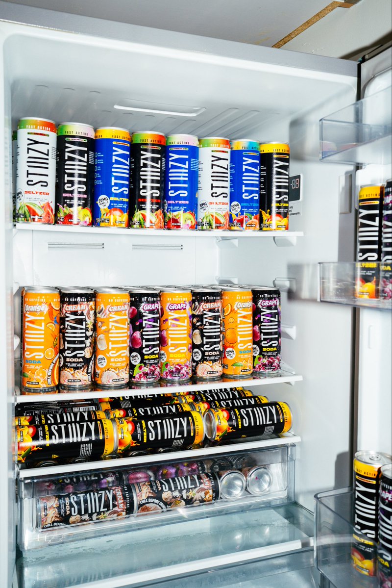 WeedPorns's tweet image. FREE INFUSED DRINKS GIVEAWAY 

Teamed up with @stiiizydrinks to giveaway a 4 pack of their newest drinks + 1 of their 100mg Elixir to 10 winners 🔥

To enter:

- Follow @stiiizydrinks 
- Like this tweet
- Comment ‘STIIIZY’ when you do both