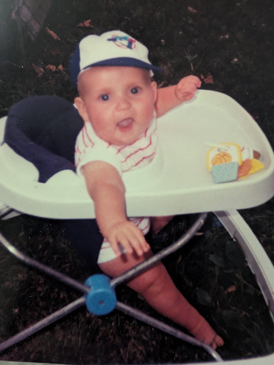 ChillyDunk's tweet photo. Die hard before I could walk! Go @BlueJays Go #WANTITALL https://t.co/p37jwXLRGG