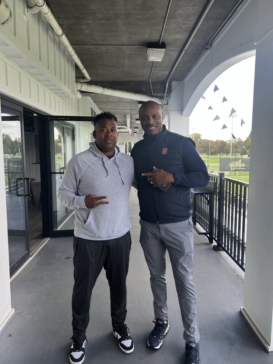 Thanks coach <a href="/WRCoachmj/">Mike Johnson</a> for stopping by the Den! Go Orange! <a href="/CuseFootball/">Syracuse Football</a>