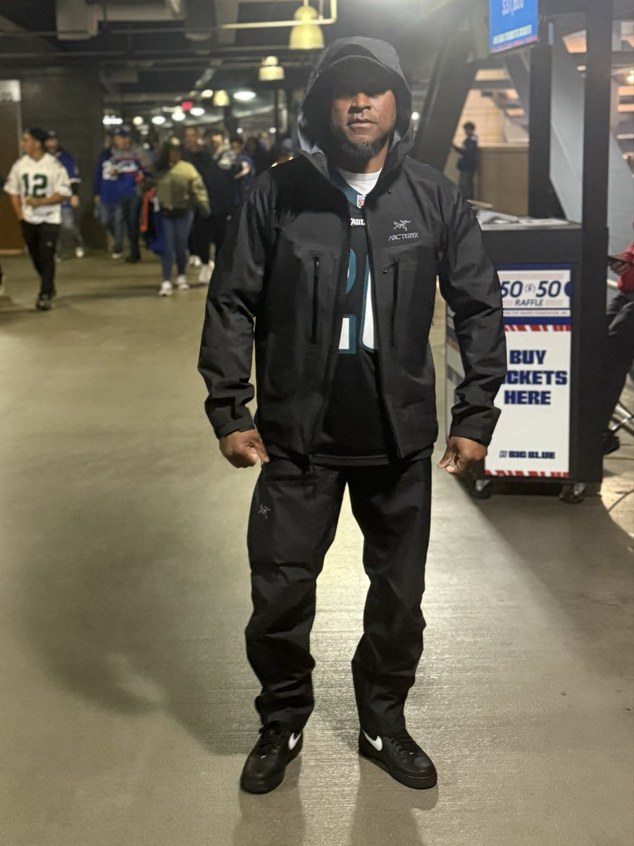 I might wear black for a year straight ♠️😎