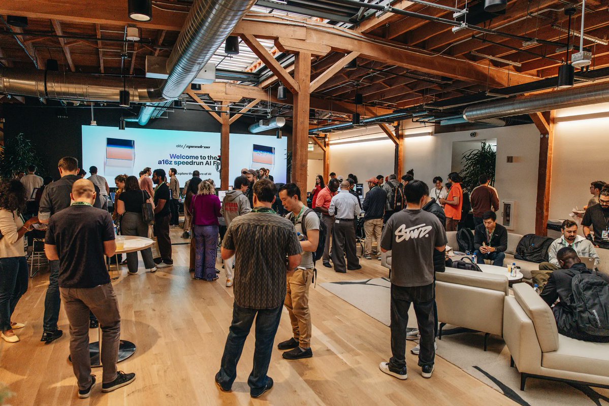 Techweek_'s tweet image. We’re in the building at AI Faire! Wall-to-wall demos, sharp ideas, and real operators kicking the tires. The building is all action. @a16z @speedrun #SFTechWeek