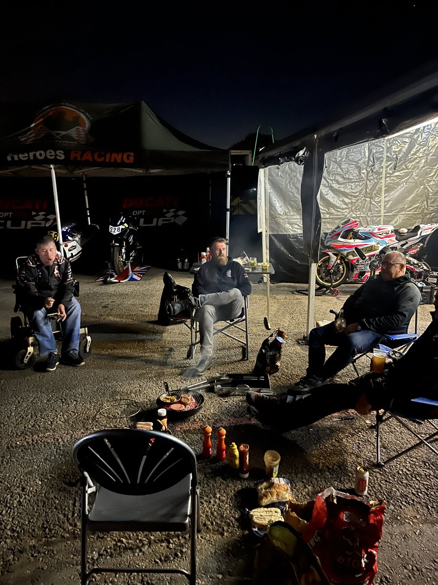 Castle Combe for the last meeting of the year. Few laps spun today on the Suzuki. Racing both bikes tomorrow so going to be busy. Nice little BBQ to finish the day. Oh and I’m on the front of the program 😂