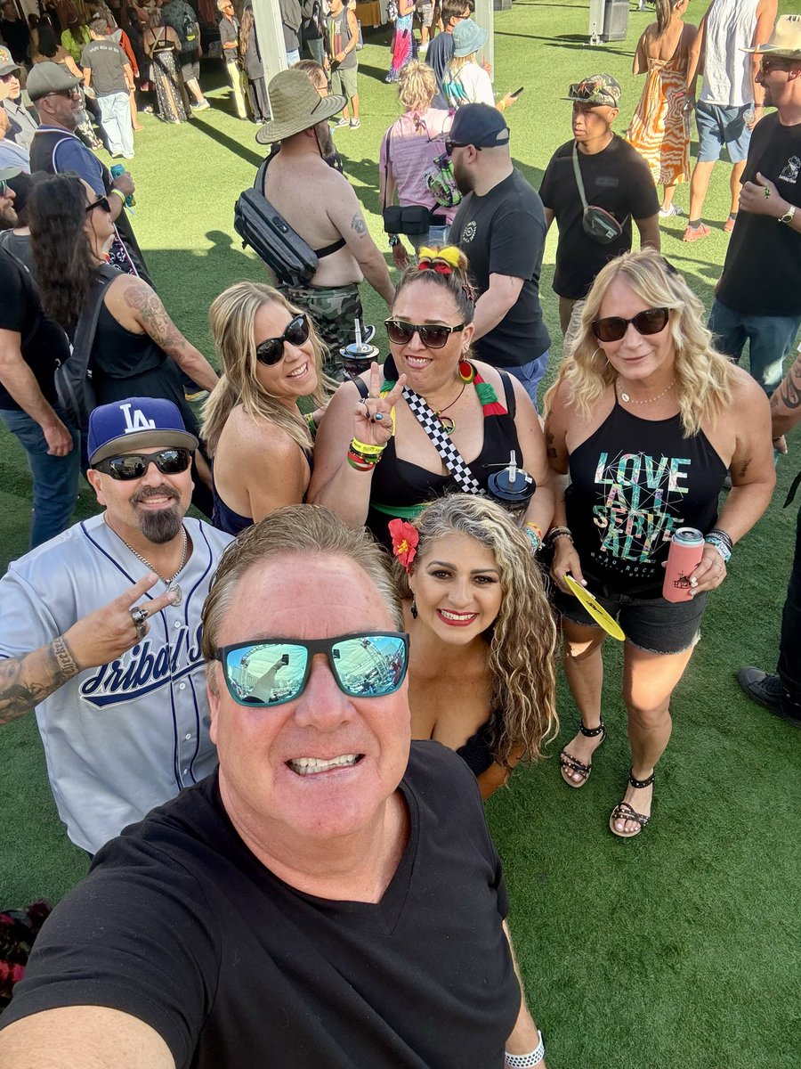 keiljo's tweet photo. Reggae Rise Up Vegas! The Best time!❤️💛💚🎶 https://t.co/y9dLjHWE0M