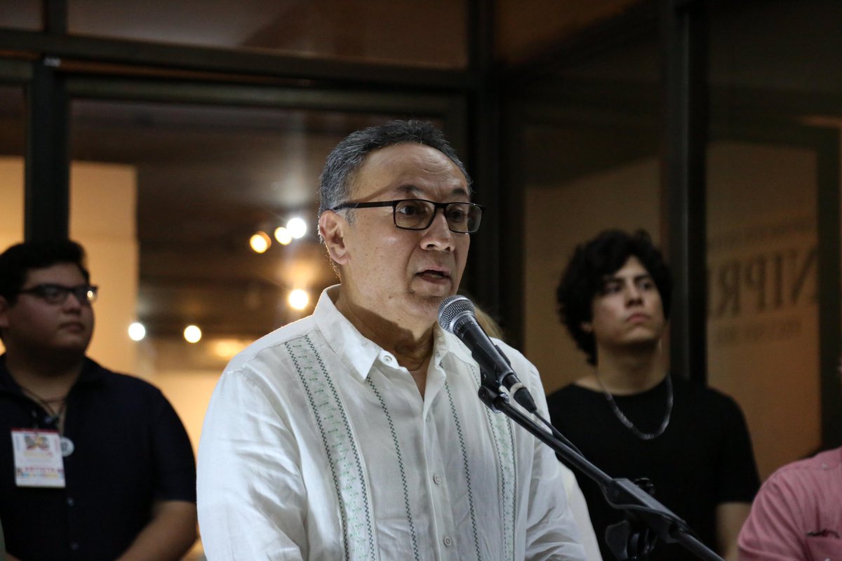 Con excelente respuesta, abre la expo internacional MiniPrint #FECUSIN 2025
Al inaugurarla, el Dr. Juan Avilés reiteró el compromiso de hacer de la cultura la forma más humana para transformar a Sinaloa
🔗  tinyurl.com/4xz3rtxd
#FestivalCulturalSinaloa2025 #50AñosISIC