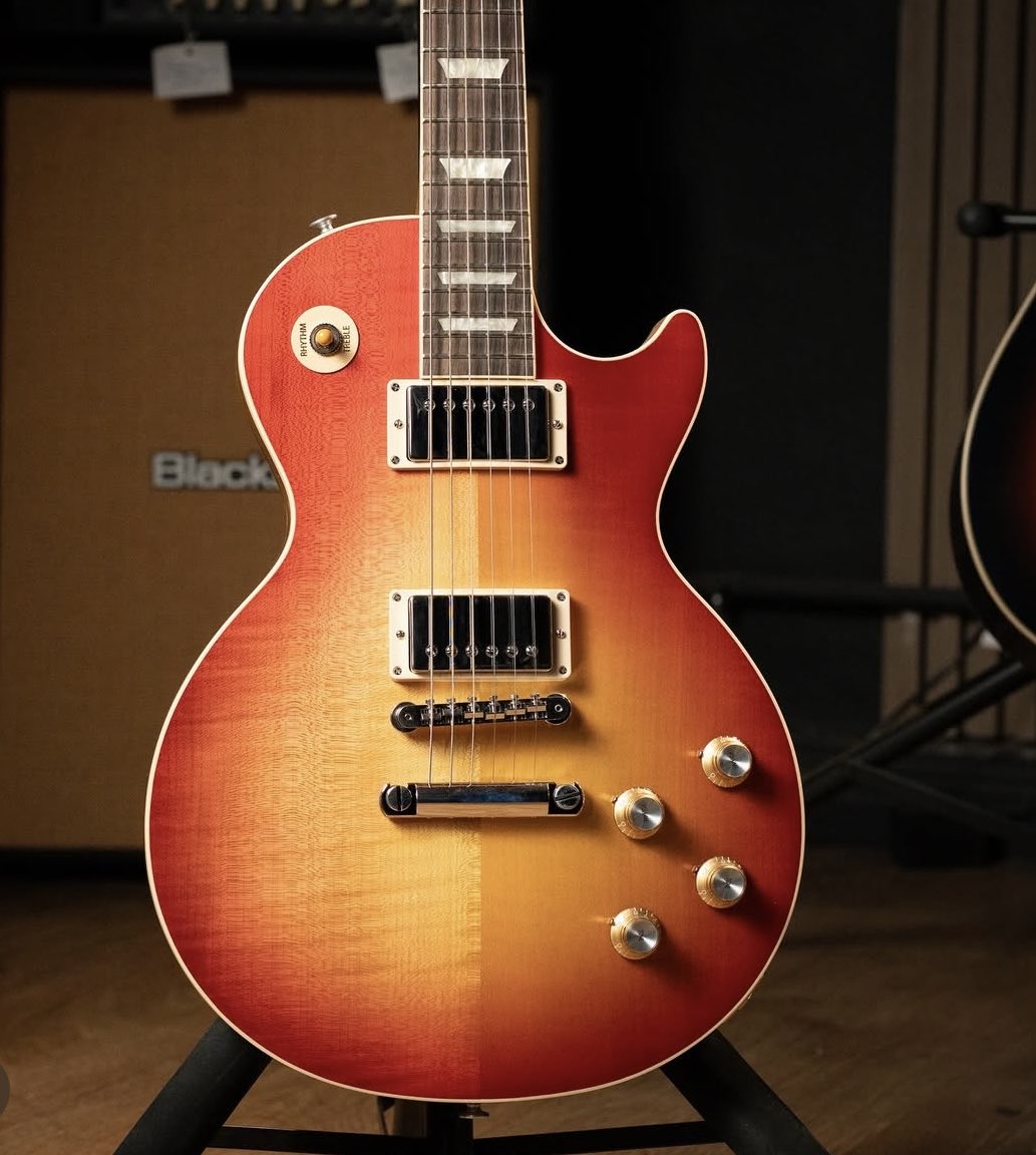 Therocklab's tweet photo. Tenemos Les pauls standard disponibles! #gibson #guitarras #lespaul https://t.co/Og8VWfkYvQ