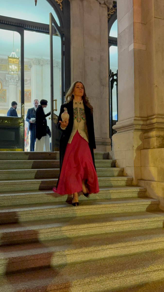 Сфоткай наче біжу по сходах