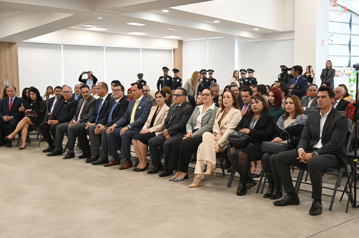 Este día, Consejerías Electorales y personal de este Instituto atestiguaron la presentación del Primer Informe de Labores del <a href="/Teea_ags/">Tribunal Electoral del Estado de Aguascalientes</a>, correspondiente al periodo 2024-2025, bajo la presidencia de la Magistrada Laura Hortensia Llamas Hernández (<a href="/LauraLlamasHer1/">Magda Laura Llamas</a>).
