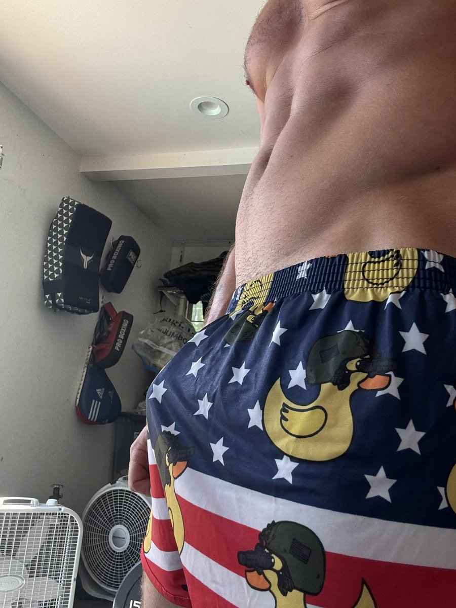 Nathan_Bronson's tweet photo. Hard cock drop. 🍆 #FridayVibes https://t.co/2D25EkJsxw