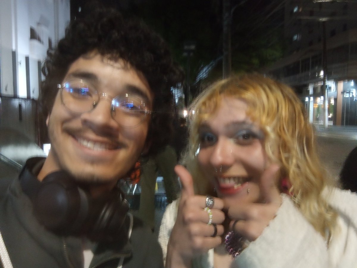 _wastedkidds's tweet photo. Olha quem eu encontrei @loopcinemas https://t.co/3ScT4Bjwpg
