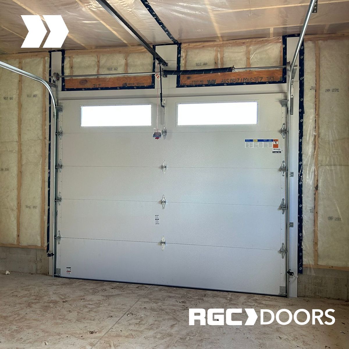 RGCDoorsLM's tweet image. 🚪👌 Another great installation!
Installed a @ClopayDoor Classic Series garage door in Desert Tan a perfect match for the home.

Simple style that makes a big difference! ✨

#GarageDoors #Clopay #DesertTan #RGCDoors

rgcdoors.ca