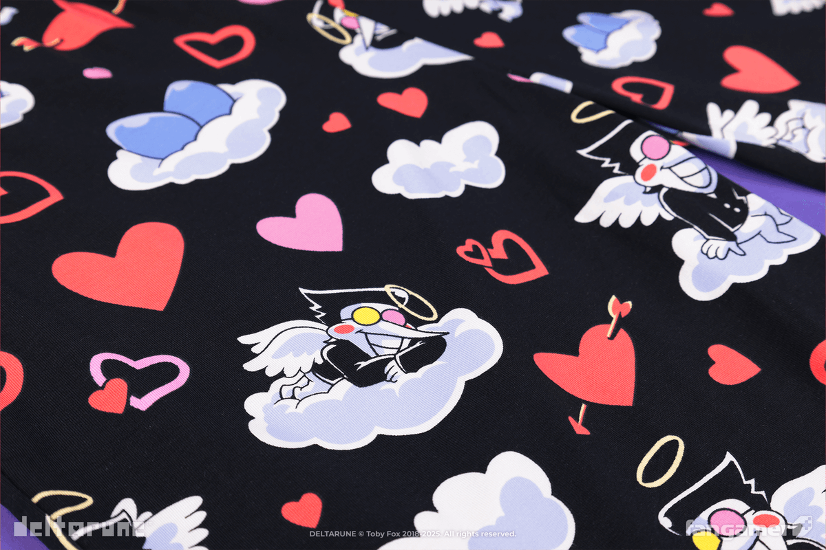 Fangamer's tweet image. Our new DELTARUNE launch features everything you might need to cook for yourself and your friends: A cute bento box, a high-definition Kiss the My Ass apron, and a pair of lounge shorts decorated with little angelic Spamtons.
Available now: fanga.me/r/chefs-choice