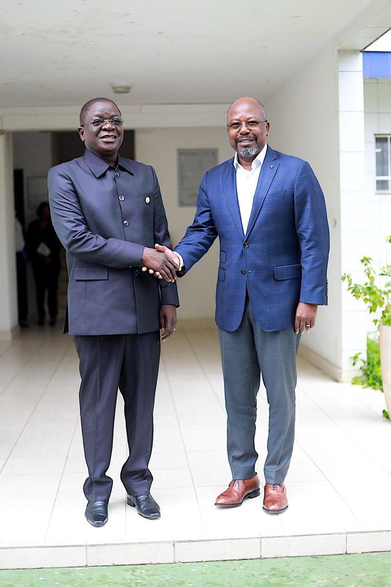 Je me suis entretenu ce jour avec une délégation de l'#OIF, conduite par Monsieur Albert Pahimi Packe, ancien Premier Ministre de la République du #Tchad. Le processus électoral en cours dans notre pays a été au centre de nos échanges.