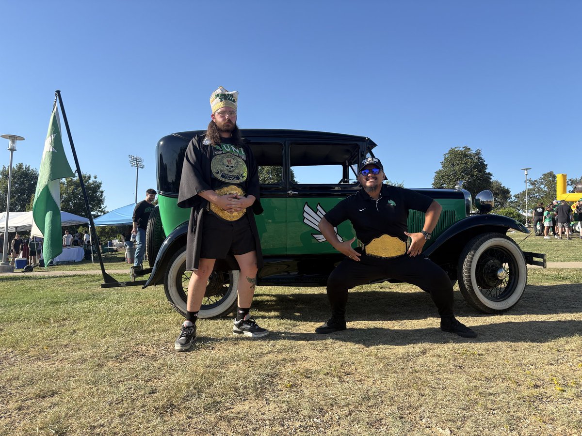 meangreenpope's tweet photo. In the desert #gmg https://t.co/iSRK8g5YjP