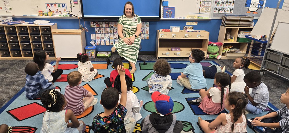 MrsRodgers250's tweet photo. Thank you @PrinSilliman for reading to my little Broncos! 😊
@BrosnahanES @CyFairISD 
#awesomeprincipal 
@BrosnahanES @CyFairISD https://t.co/uIFTmqKRUi