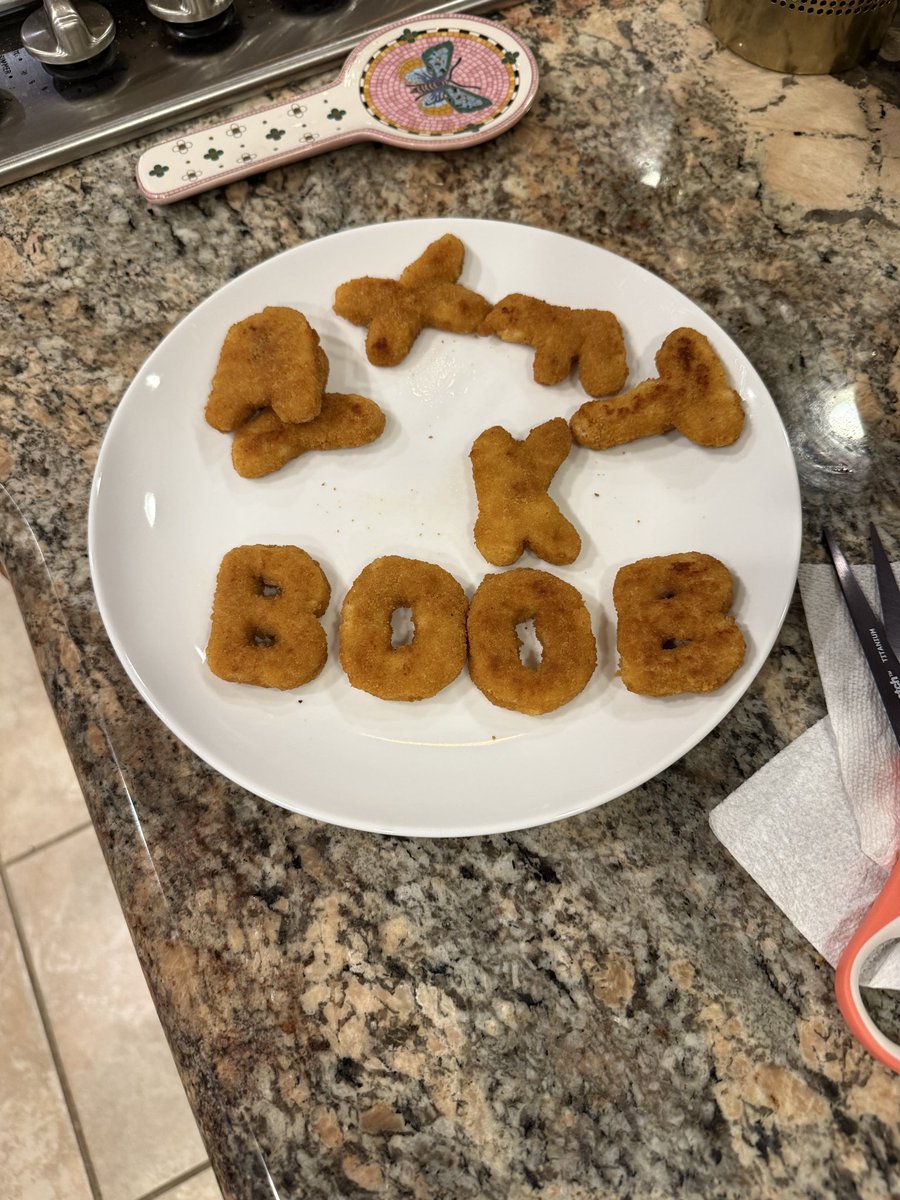 ShealynnRose's tweet photo. When it’s Spooky Season, but also Breast Cancer Awareness Month https://t.co/dKiztvGUaf