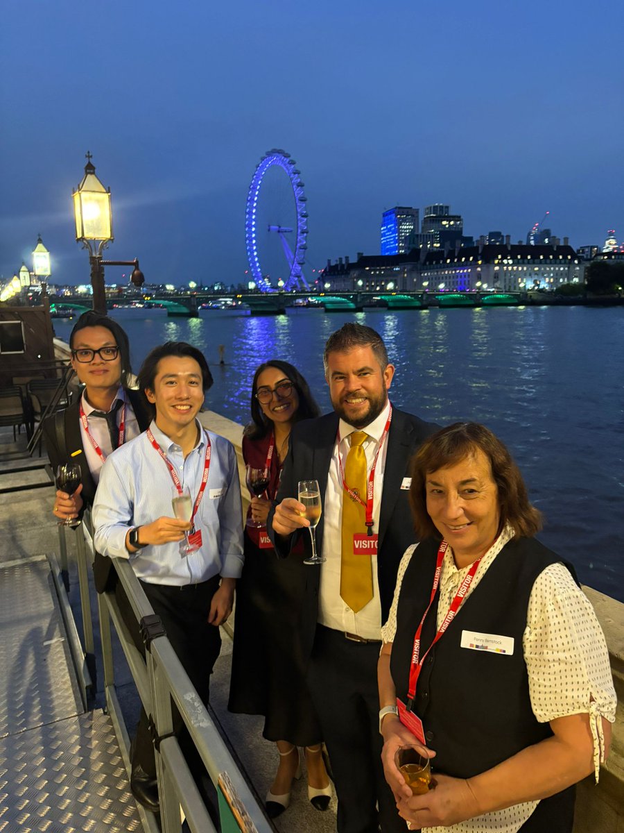 NewhamCitizens's tweet image. Homelessness can happen to anyone. This #WorldHomelessDay, we were honoured to recognise the vital work of @YourPlaceUK and celebrate our partnership as we continue working together to create hope and stability for all.
