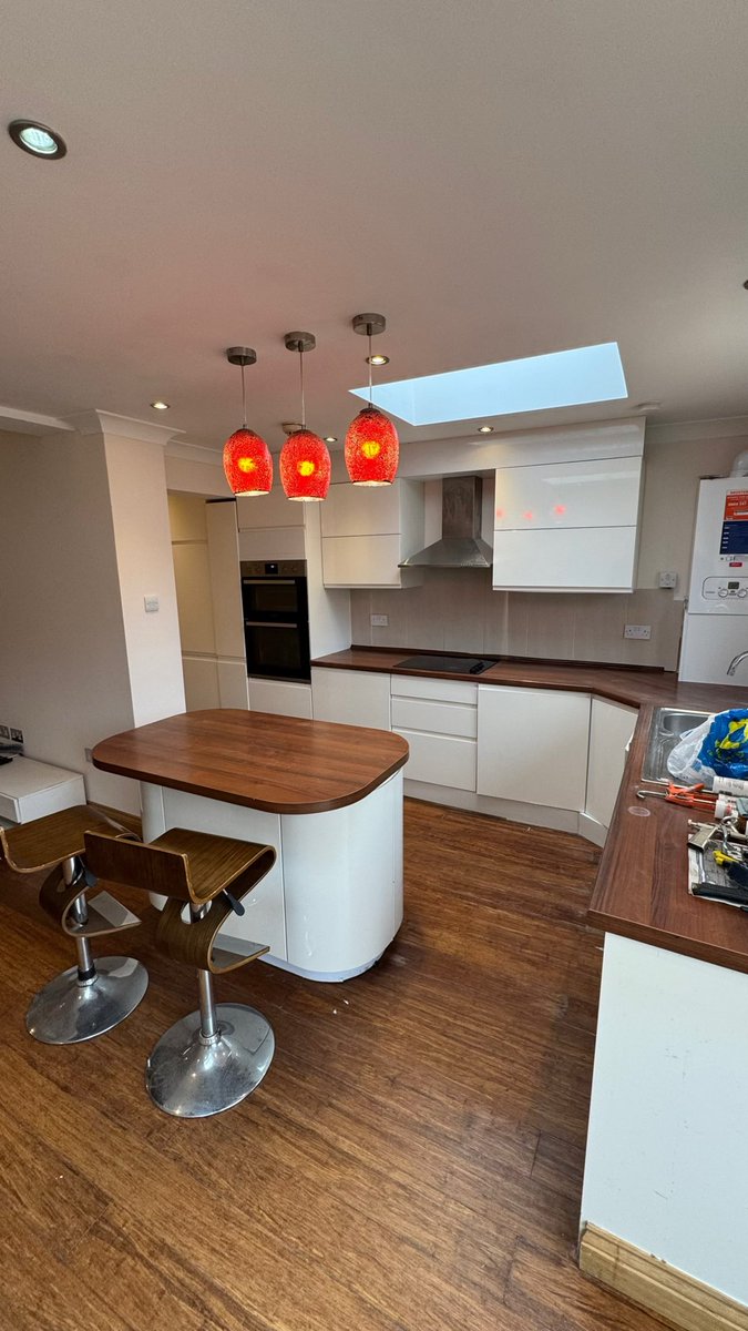 LmestatesLondon's tweet photo. 4 BEDROOM HOUSE TO LET 
NEWLY REFURBISHED £2795
Castle Road,Northolt UB5 4SG
Garden with shed, parking 

4 bedrooms 
2 Bathrooms
1 Large through lounge
1 Reception Room 
Open plan fitted kitchen with dining area and access to Garden 
Unfurnished 
Gas central heating https://t.co/5RwON0xOe0
