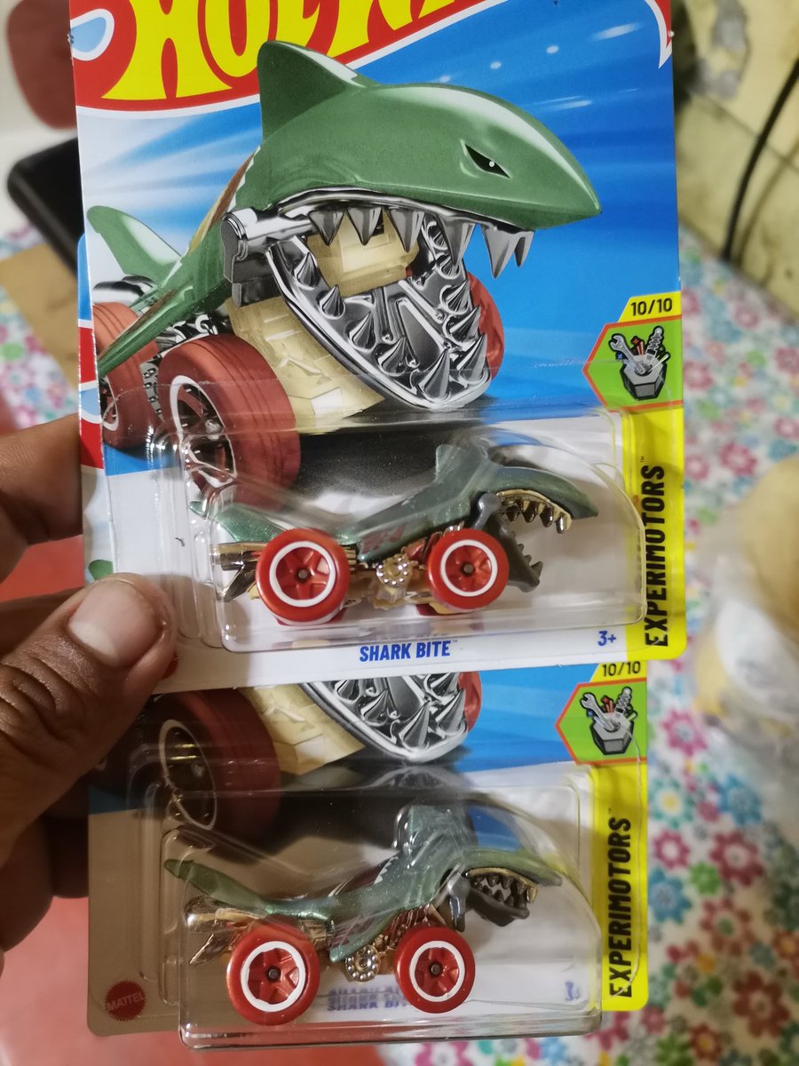 MeintzNekro's tweet photo. Hoy me topé con 2 Shark Bites de Hot Wheels y los dos traen flamita gris https://t.co/FhELqsBF3Y