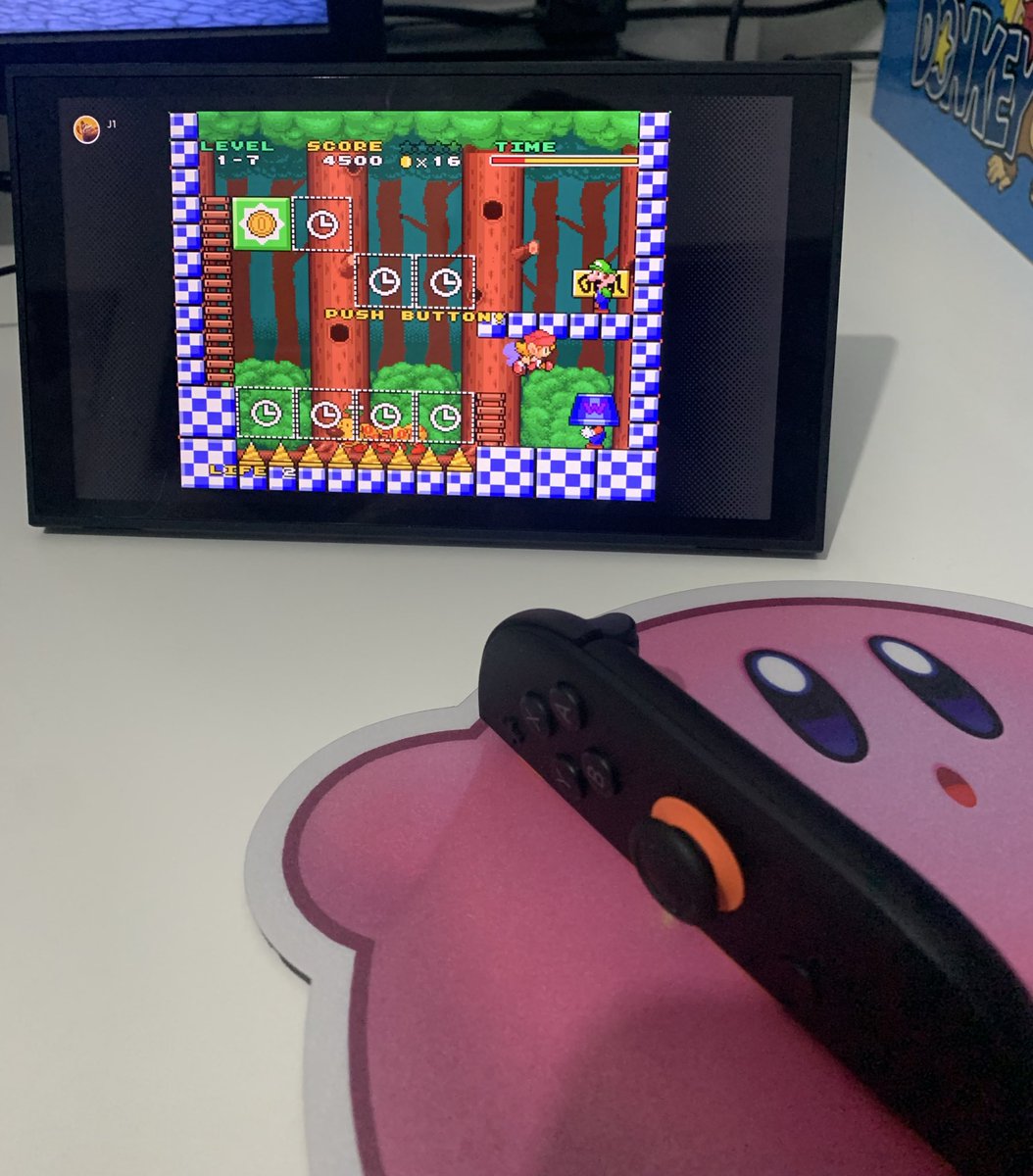 Oye pues una pequeña sorpresa este Mario&amp;Wario que acaban de poner en el #NintendoSwitchOnline. Un completo desconocido para mi. Pequeños fases muy al estilo Mario VS DK, pero todo manejando el ratón. Eso si, no se si será el juego, pero el modo ratón no lo he visto preciso…