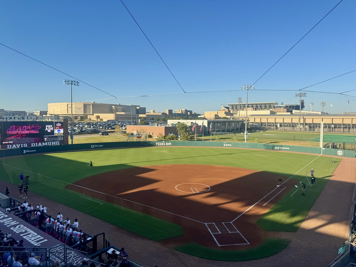 How about some fun on the diamond before a busy Saturday in Aggieland? 👍

Ags take on Texas State tonight 🥎