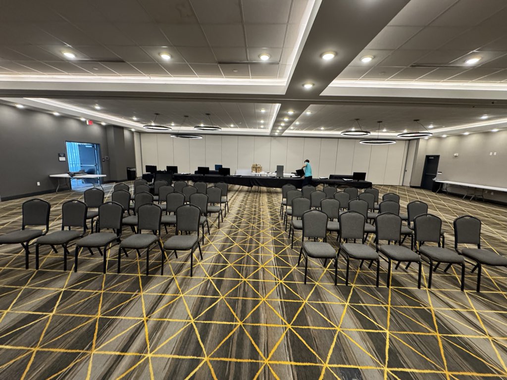 Mattikus_'s tweet image. We in here setting up! Get hype #fullbarlive2025