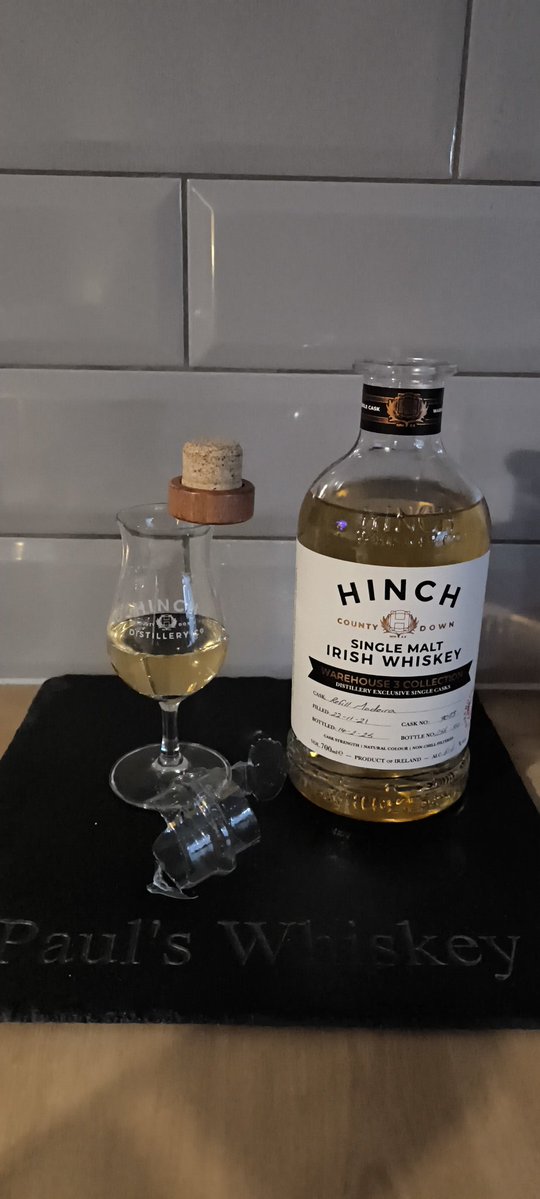 PaulOBrien10's tweet image. It seems #FreshBottleFriday was called. A drop of @hinchdistillery Warehouse 3 Collection. Peated Single Malt in Refill Madeira Casks #Flange 🥃🐢💥