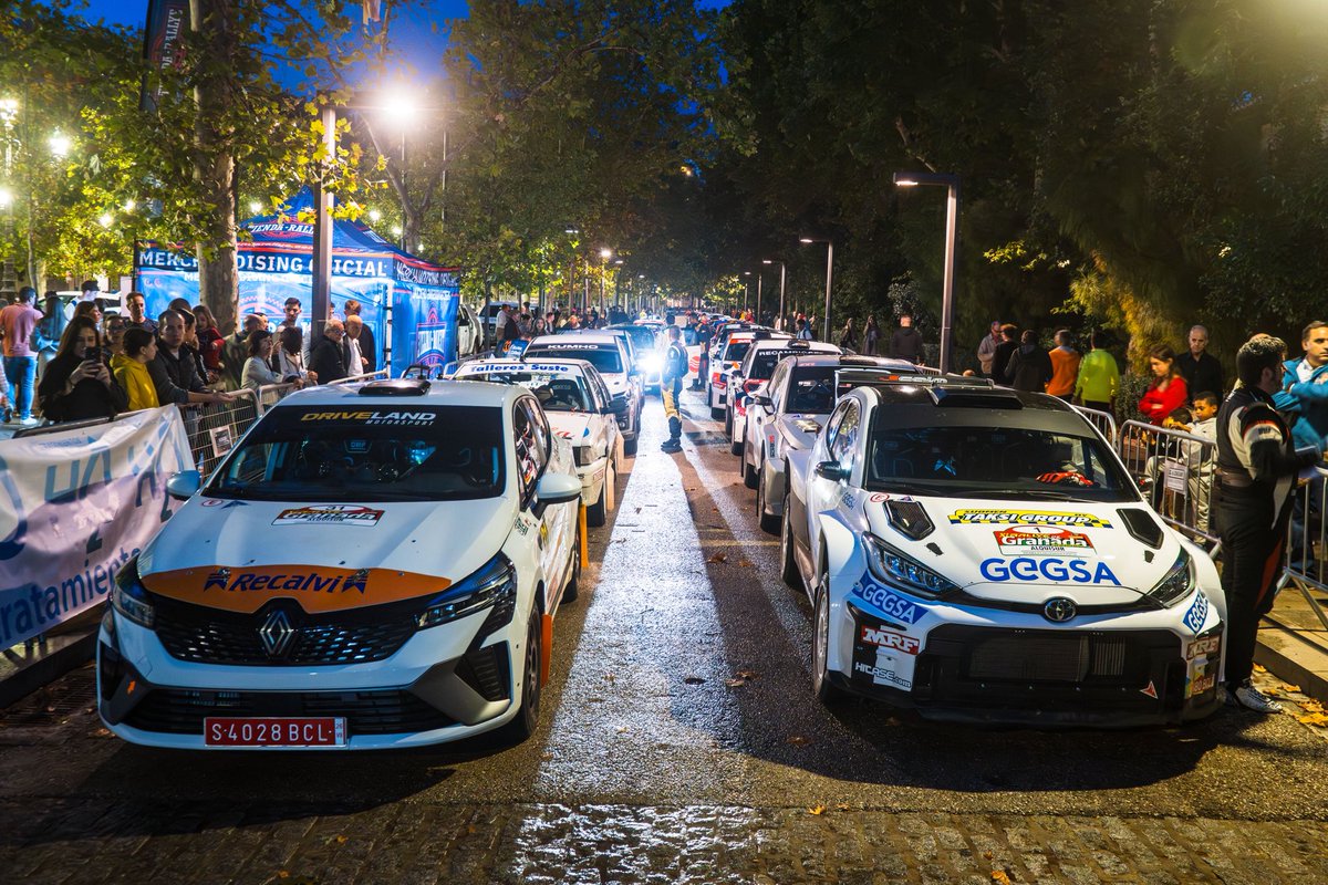 📷 <a href="/RallyeGranada/">Rallye de Tierra Ciudad de Granada</a> | Ceremonia de Salida 🚩

➡️ bit.ly/4h1J2NO

#CERTRallycar 🇪🇸
