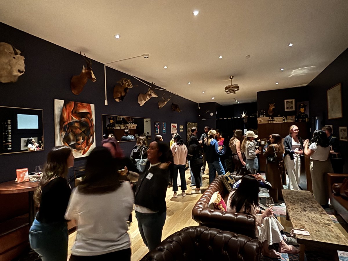 braintrust's tweet image. Last night we brought together DX Engineers and Developer Marketers to discuss what makes a beloved developer brand. Thanks to everyone that came.

@Techweek_