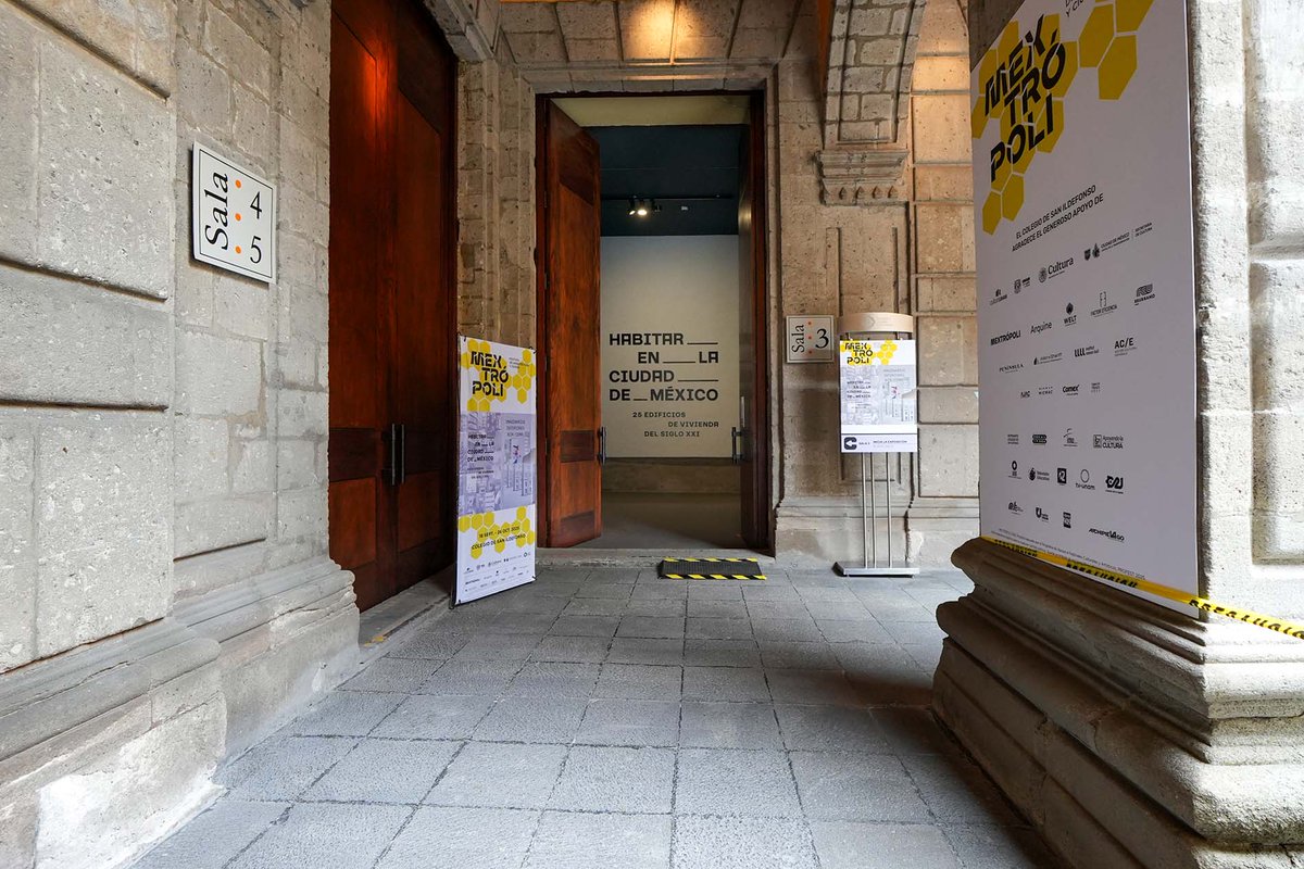 La exposición Habitar en la Ciudad de México__ 25 edificios de departamentos del siglo XXI reúne una selección de 25 proyectos de vivienda colectiva construidos en la Ciudad de México. Una exposición de MEXTRÓPOLI 2025 en el Colegio San Ildefonso. | ow.ly/5t5W50Xa5En
