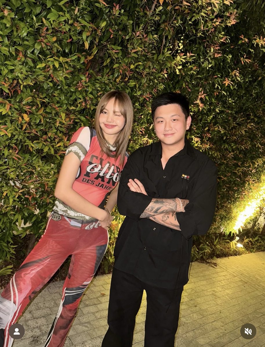 LiliesHome_'s tweet image. 📸 torawidjaja updated post:

“F1 weekend done well!! 🏁”

Source:
🔗 instagram.com/p/DPiczQiD8RX/

#LISAxAlterEgo
#LalisaManobal
#LISA #LALISA 
@wearelloud 
🧁🏁
