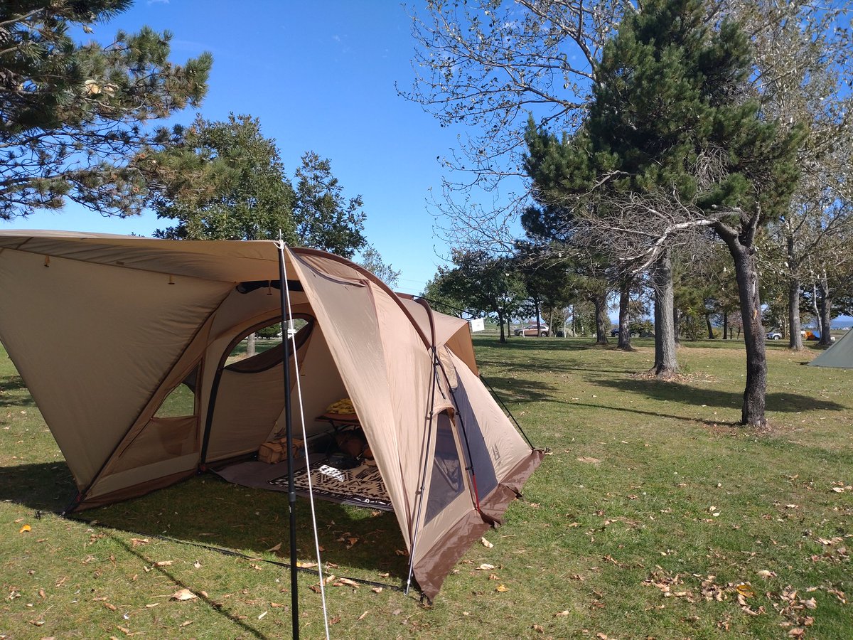 norix_hello's tweet photo. 今日は近くのキャンプ場でソロキャンプ🏕️
夜には一桁気温になるので石油ストーブ持参しました。 https://t.co/TMB08IIYxY