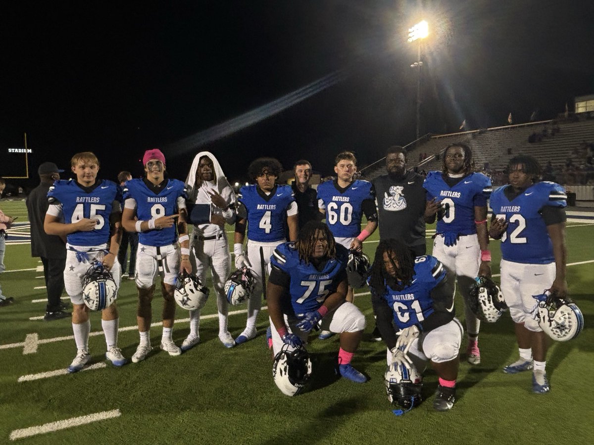 RESILIENT win to start district play for the Rattlers. Not the 3Q we wanted but a 4th down stop at the goal line to seal a 42-35 victory. 1-0 in District. Trench dawgs came through 🔥🏈 #WinTheDay