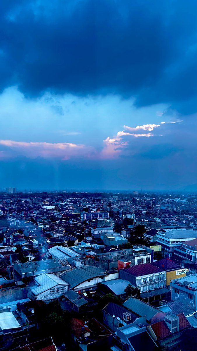 Life_path8's tweet image. Happy holiday...