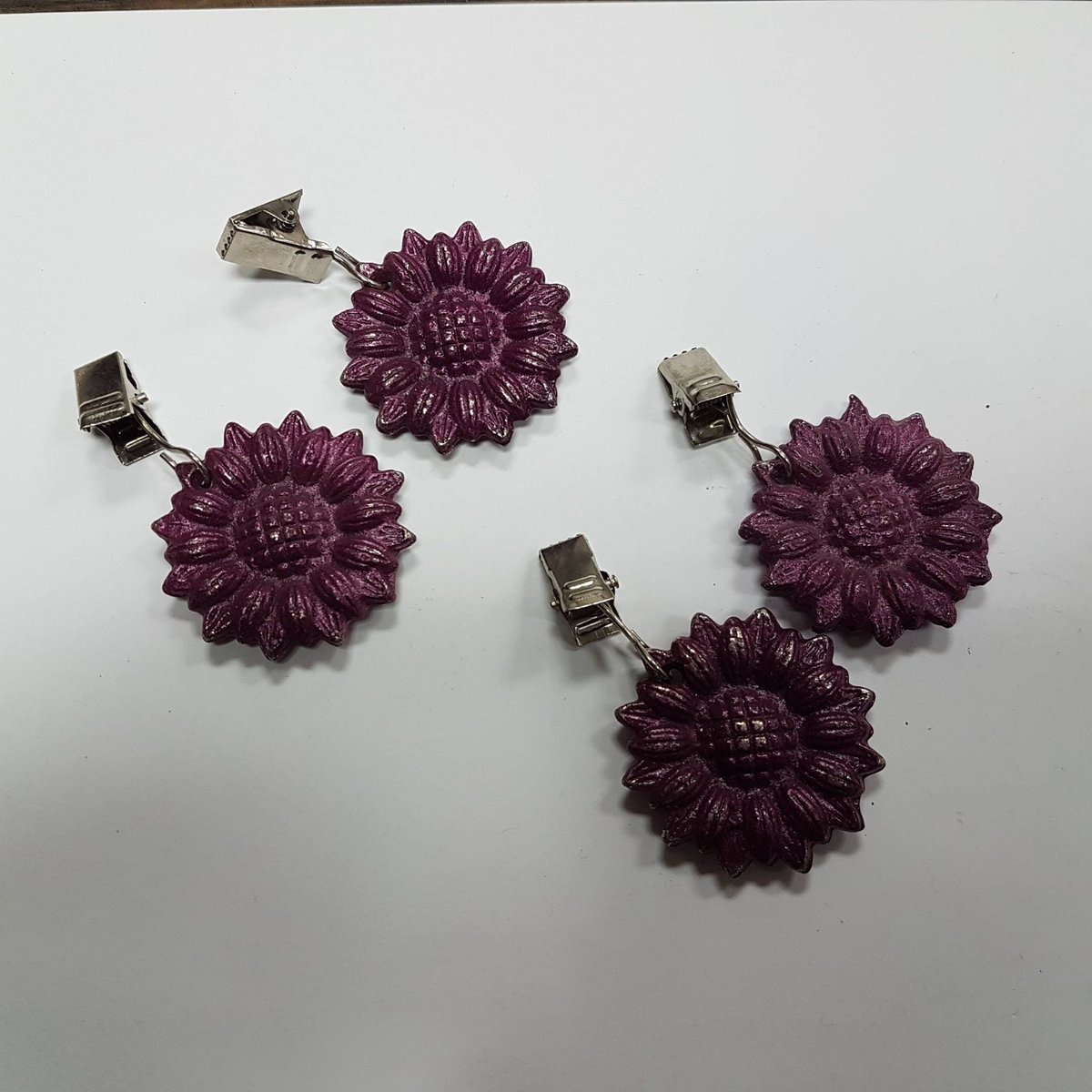 arlissbryant's tweet image. Tablecloth weights patio table weights daisies tuppu.net/8fbbf4c1 #paintedpalace2015 #Etsy #RestaurantTable