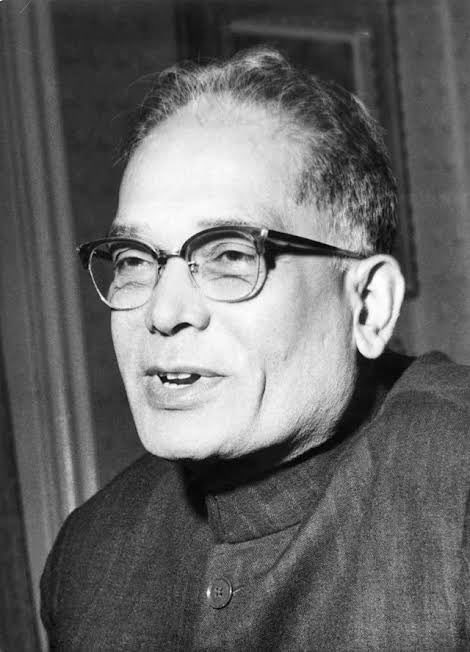 ratnakar273's tweet image. भारतीय लोकतंत्र के मूल्यों की रक्षा के लिए जन-जन की आत्मा को झकझोर कर एक अभूतपूर्व आंदोलन खड़ा कर देने वाले, ‘संपूर्ण क्रांति’ के उद्घोषक, जिन्होंने देश और समाज में सकारात्मक परिवर्तन के लिए अपना जीवन समर्पित कर दिया। उनका व्यक्तित्व और आदर्श हर पीढ़ी के लिए प्रेरणास्रोत बना…