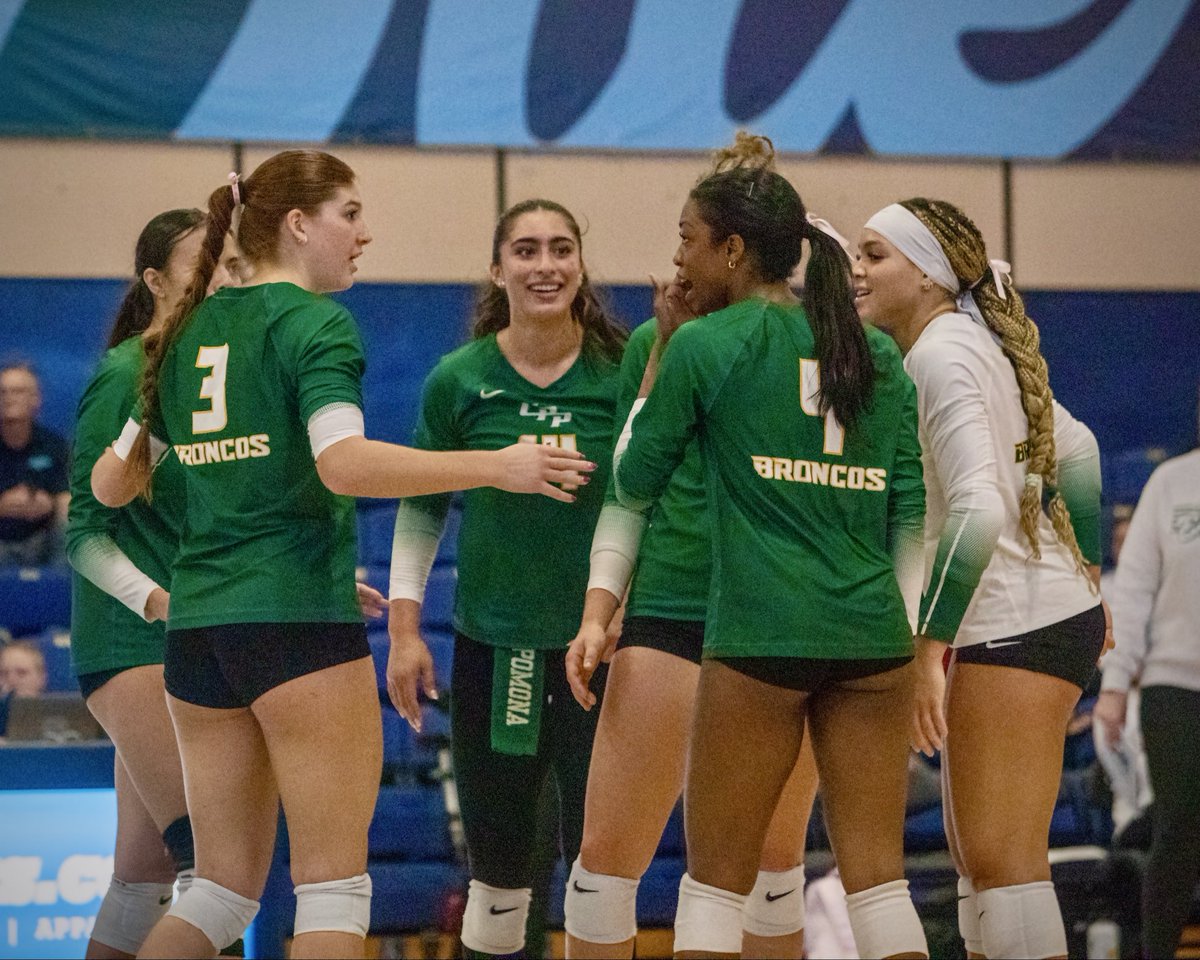 cppbroncos's tweet image. Seven straight 🔥
@cppvolleyball sweeps Cal State Monterey Bay on the road to improve to 7-0 in CCAA!
#WeAreCPP