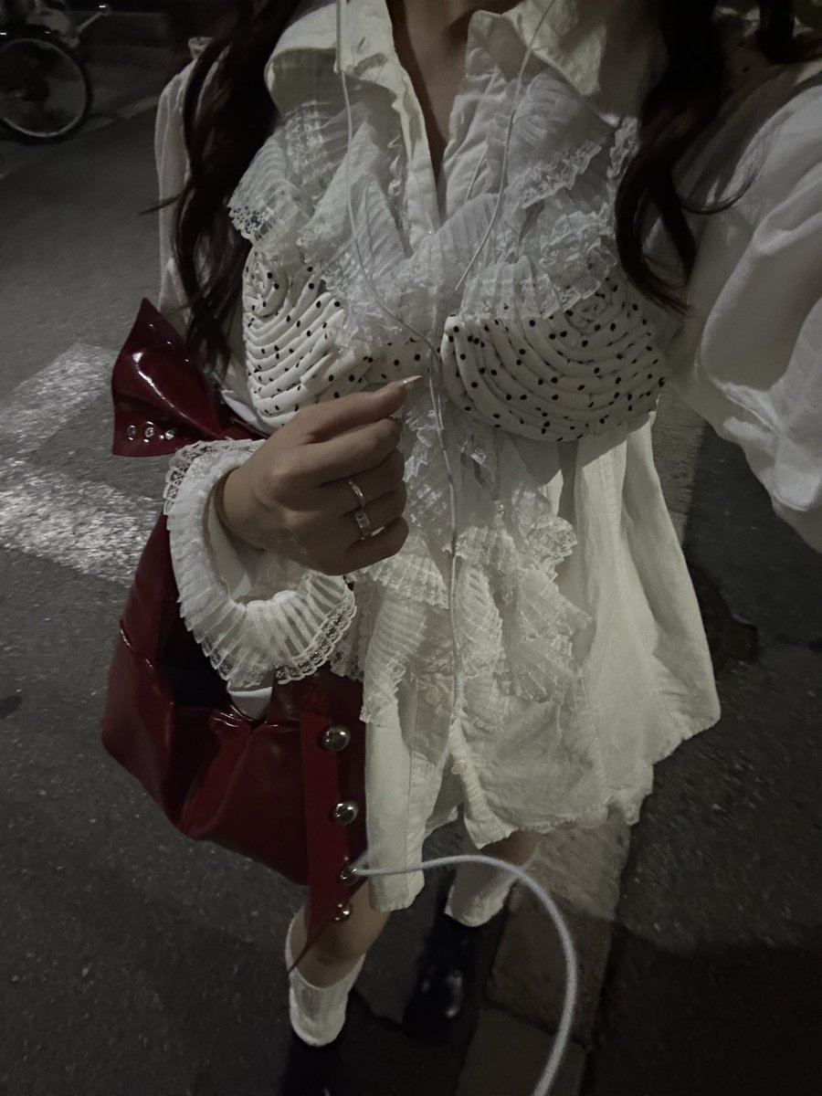 Riiikooooo0's tweet image. ヘッドドレスとドットのビスチェ的なやつ
（SOMETHING AIN&apos;T RIGHTちーちゃんの衣装再現‼️）自分で作ってプチロリータで参加°ʚ🎀ɞ°.
4枚目インスタのユーザー名なので良かったらт · т🙏🏻⭐️

#XG #XG_ThefirstHOWL_EXHIBITION #XG_EXHIBITION_OSAKA