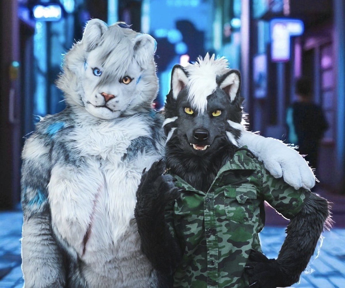 With my buddy <a href="/Filmuncia/">Film【菲林】🔜 In²Fur⁰Ni²Ty⁵🐾</a> 
📷：<a href="/lianfeng_tw/">戀風</a> 
<a href="/zc8964/">Arctic北極</a> added some magic w