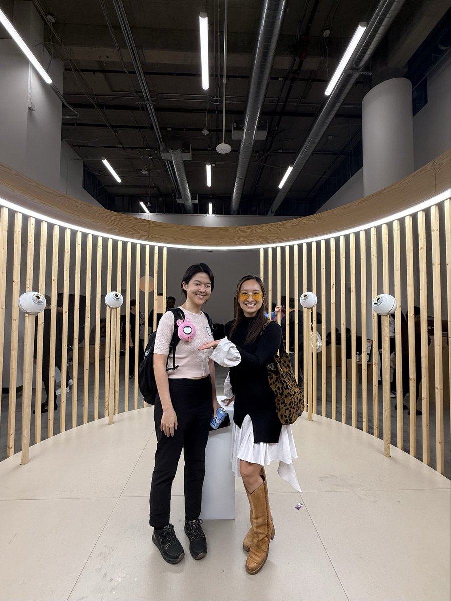 taaniakhan's tweet image. met some of coolest female founders building in sf at todays world ID event, so many incredible humans doing such epic things