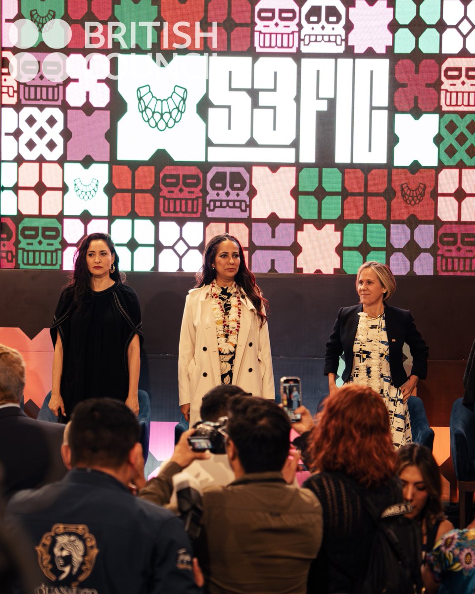 mxbritish's tweet photo. El #53FIC ya comenzó y 🇬🇧🇲🇽 celebran la cultura como un puente entre naciones. Dos semanas, un programa británico artístico y otro académico donde la creatividad y reflexión nos acercan y nos hacen imaginar juntos un mejor futuro. #UKCervantino2025 #BritishCouncilAtFIC https://t.co/3AsFrL8cgj