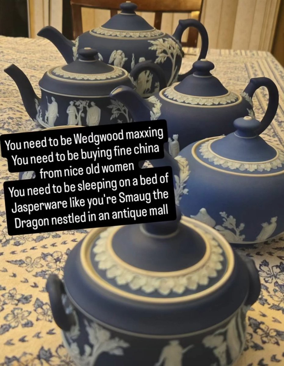 basedaragorn_'s tweet photo. The masculine urge to furnish the ancestral estate with English porcelain and French furniture https://t.co/yfEH13OiaR