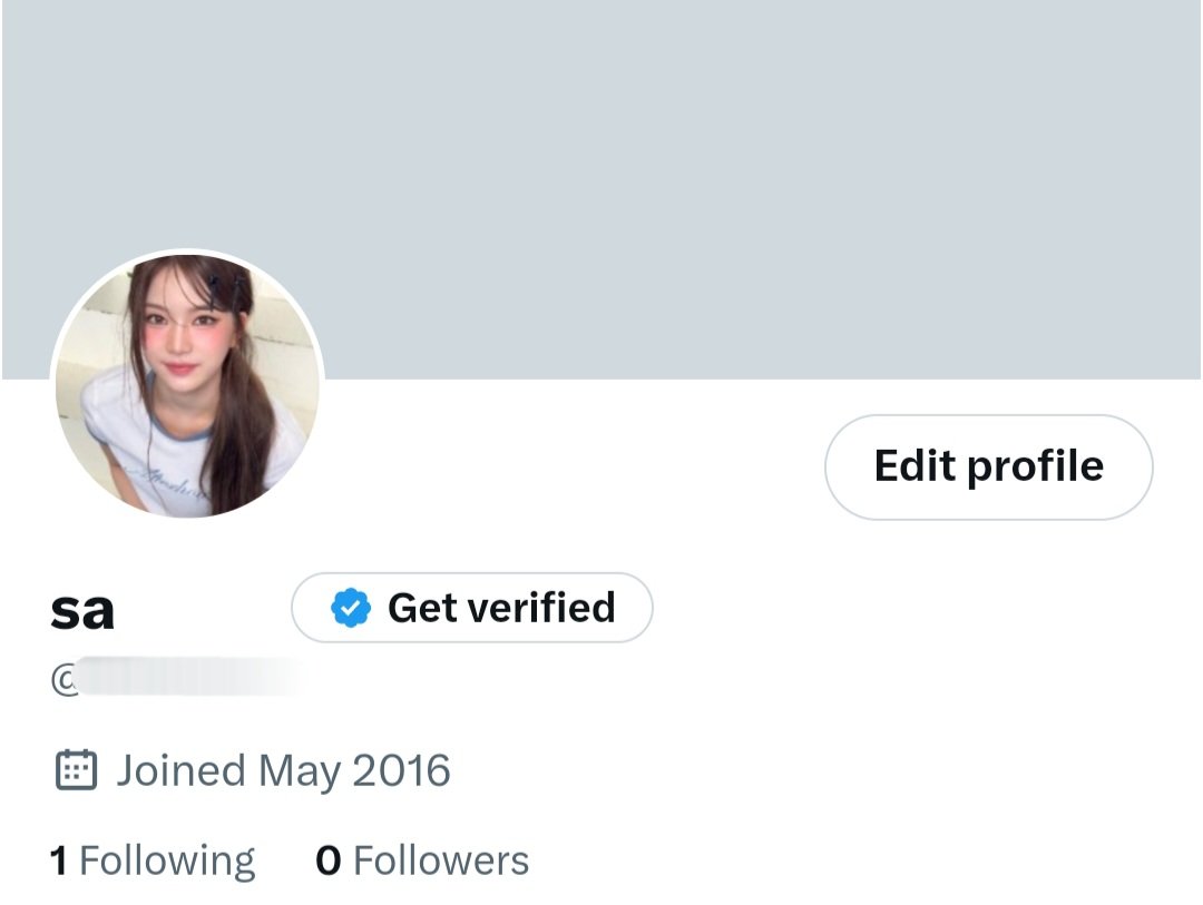 sanqcy's tweet photo. mau giveaway acc kosongan karena udh kebanyakan akun. syaratnya rt + follow aja (aku fb tapi selective). diundi hari minggu ♡ https://t.co/QrvYtC4lXc
