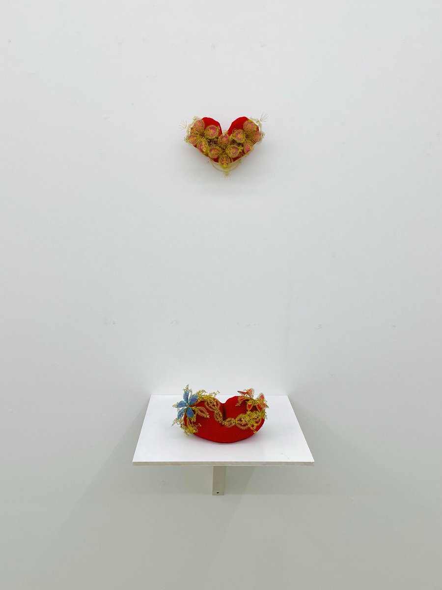 M_wireArt's tweet photo. あいにくの雨ですが☔本日在廊しております❤️
Michika Yamada Solo Exhibition
「Heart」
10月4日(土)〜10月21日(火)
13:00〜18:00(休廊:水・木・金)
https://t.co/MulWbV5IZC
@GalleryKTO
#ワイヤーワーク #ワイヤーレース #金属 #wirework #wirelace #art #craft
#かぎ針編み #針金 https://t.co/wKN4jTZabI